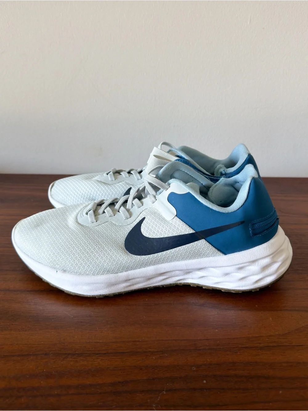 Nike Revolution 6 FlyEase Men's 8 Wide Running Shoes White Blue DD8476-002